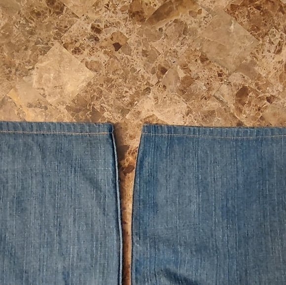 Mens Levi 559 Relaxed Straight, size 36, EUC - Picture 4 of 5